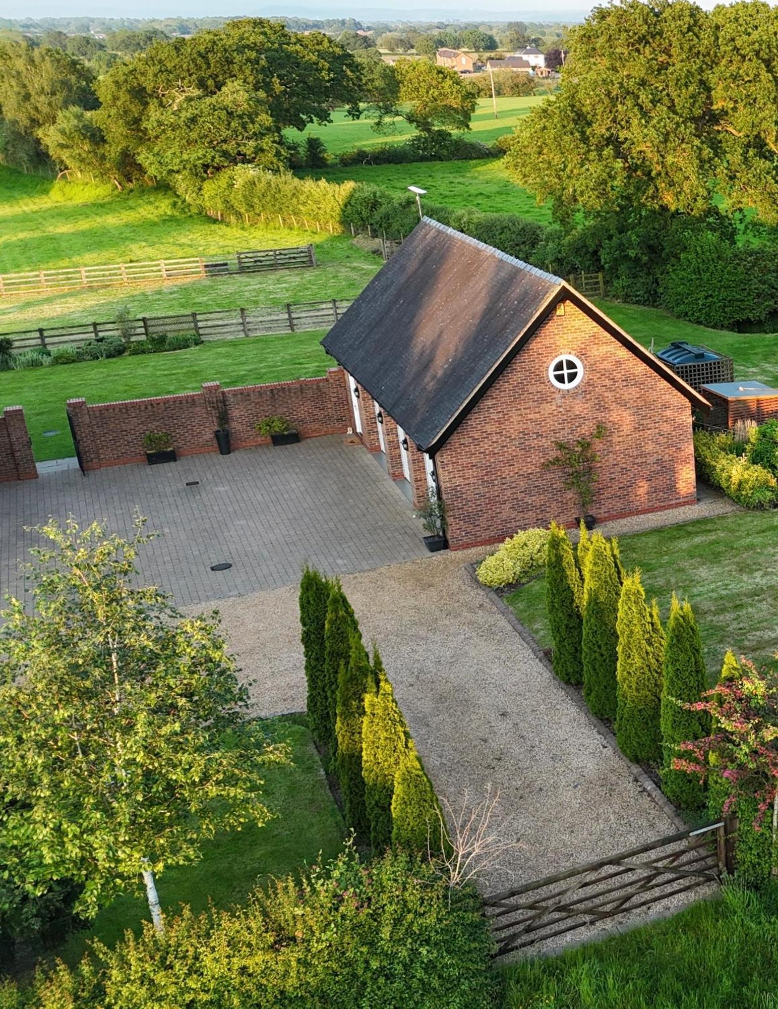 Cheshire Retreat At Within Street Farm Apartment Middlewich Bagian luar foto