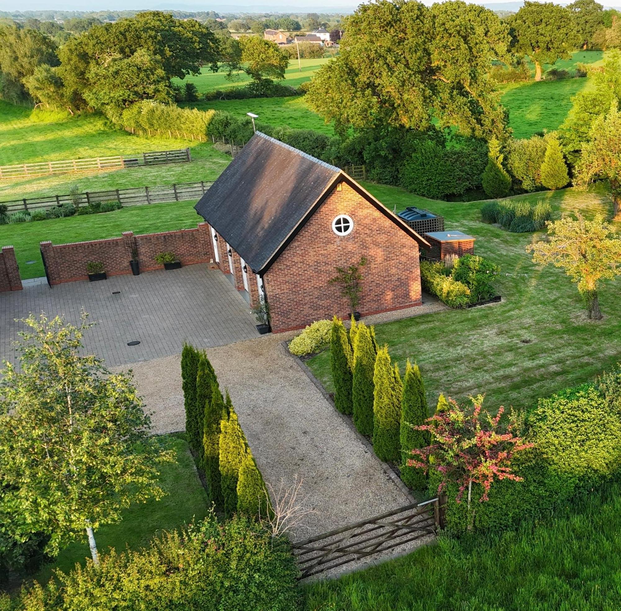 Cheshire Retreat At Within Street Farm Apartment Middlewich Bagian luar foto