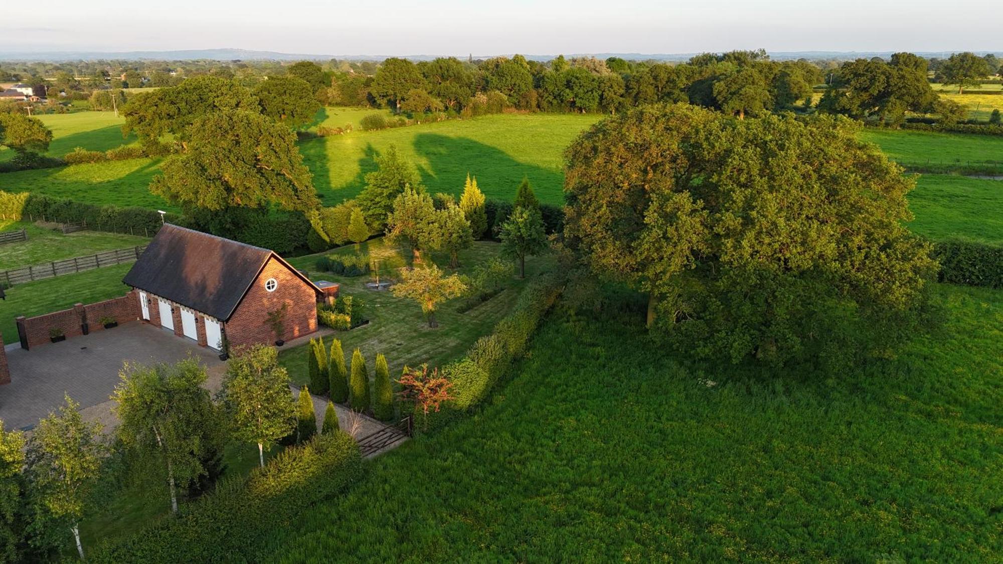 Cheshire Retreat At Within Street Farm Apartment Middlewich Bagian luar foto