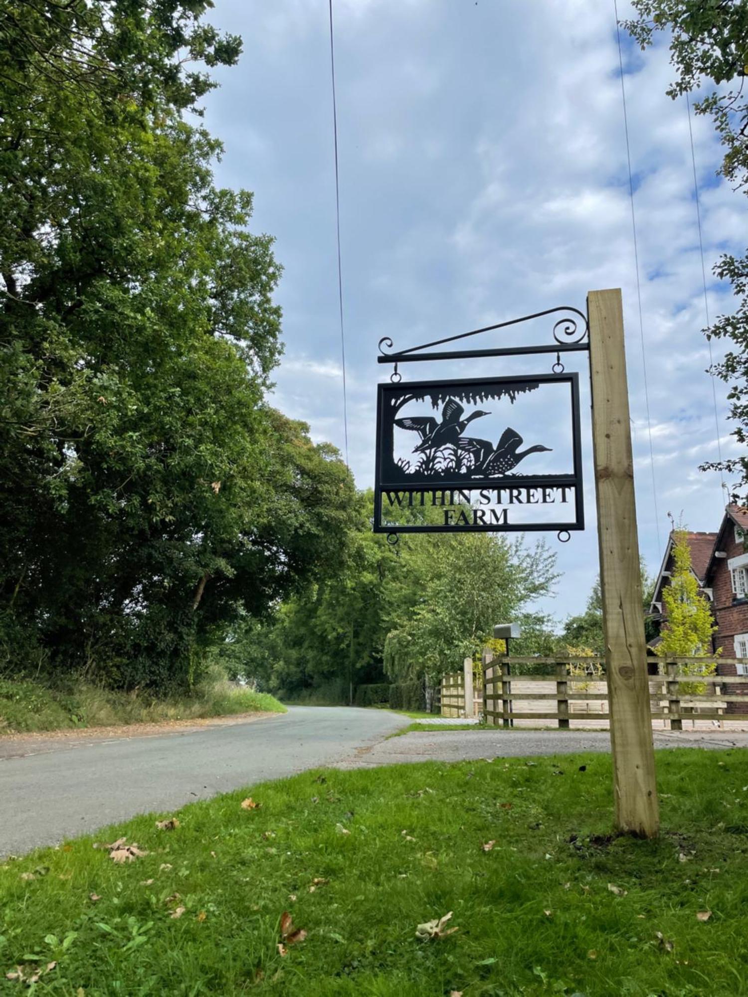Cheshire Retreat At Within Street Farm Apartment Middlewich Bagian luar foto