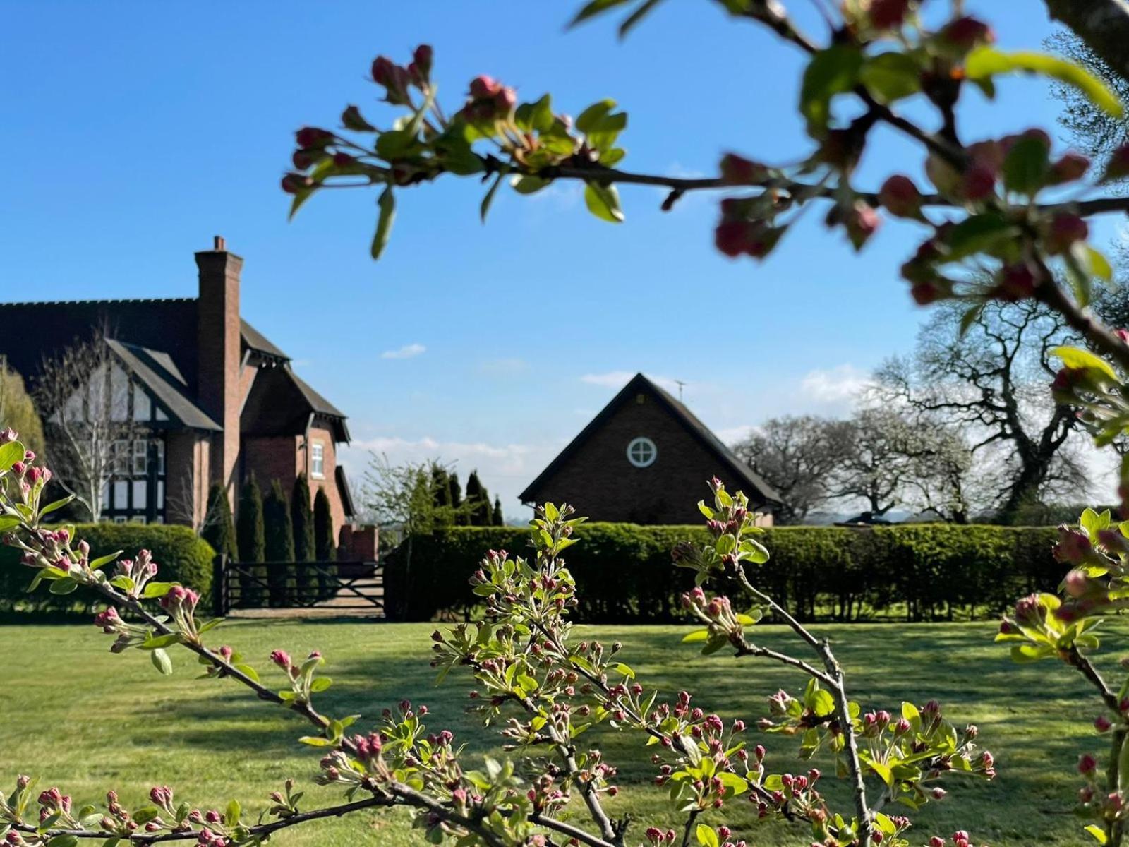 Cheshire Retreat At Within Street Farm Apartment Middlewich Bagian luar foto